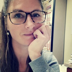 Meet your Posher, Crystal